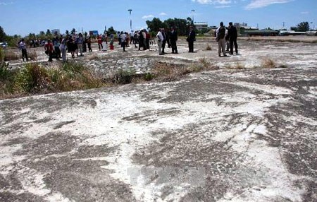 Fin du nettoyage de la dioxine à l’aéroport de Dà Nang en 2016 - ảnh 1